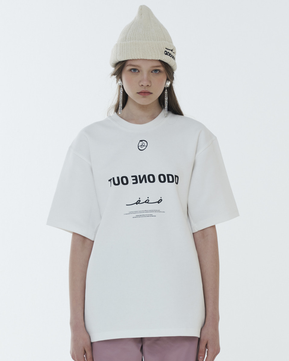 ODD ONE OUT 3 LOGO T-SHIRT
