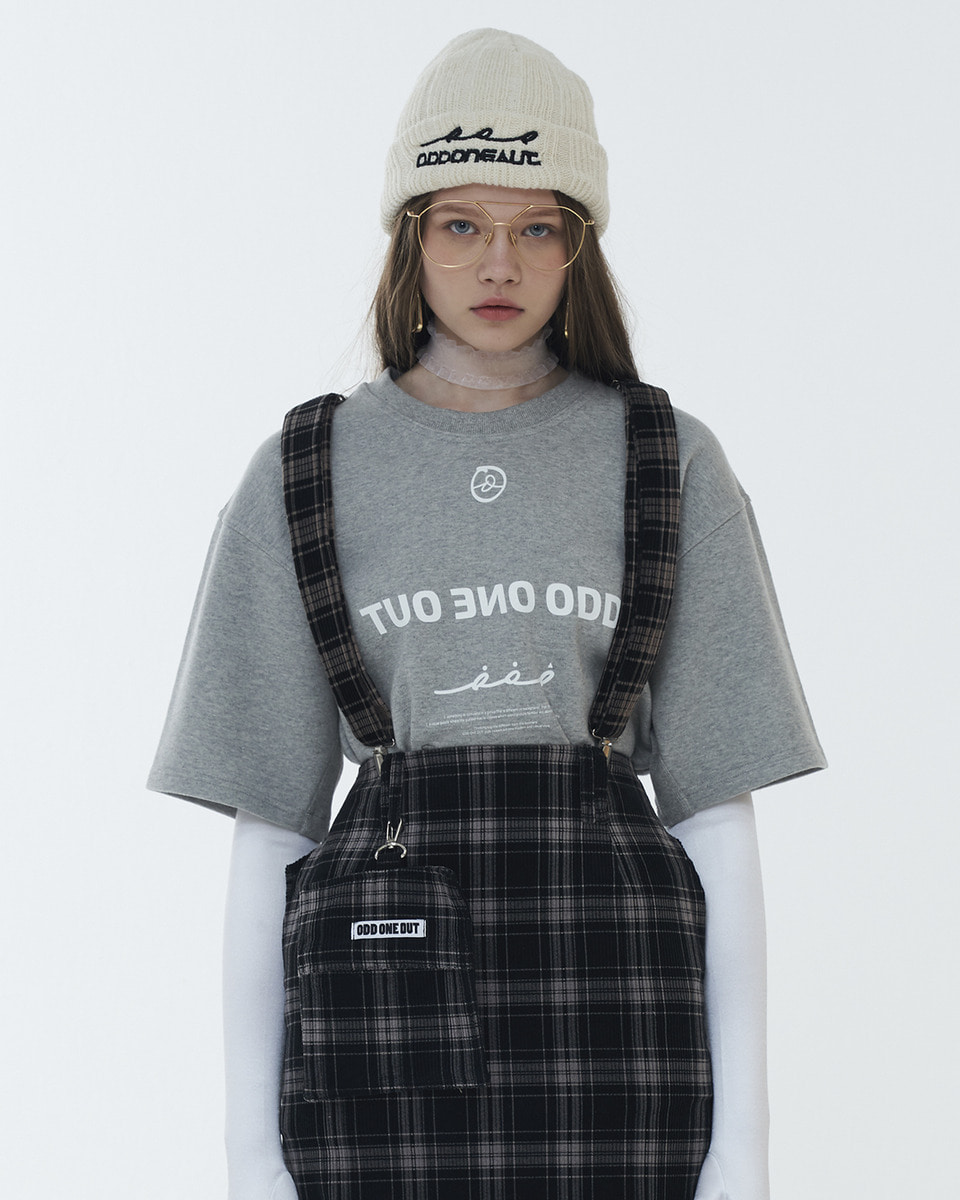 ODD ONE OUT 3 LOGO T-SHIRT