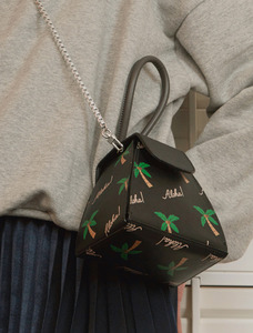 O!Oi X ATELIER PARK PALM TREE HANDLE BAG _black