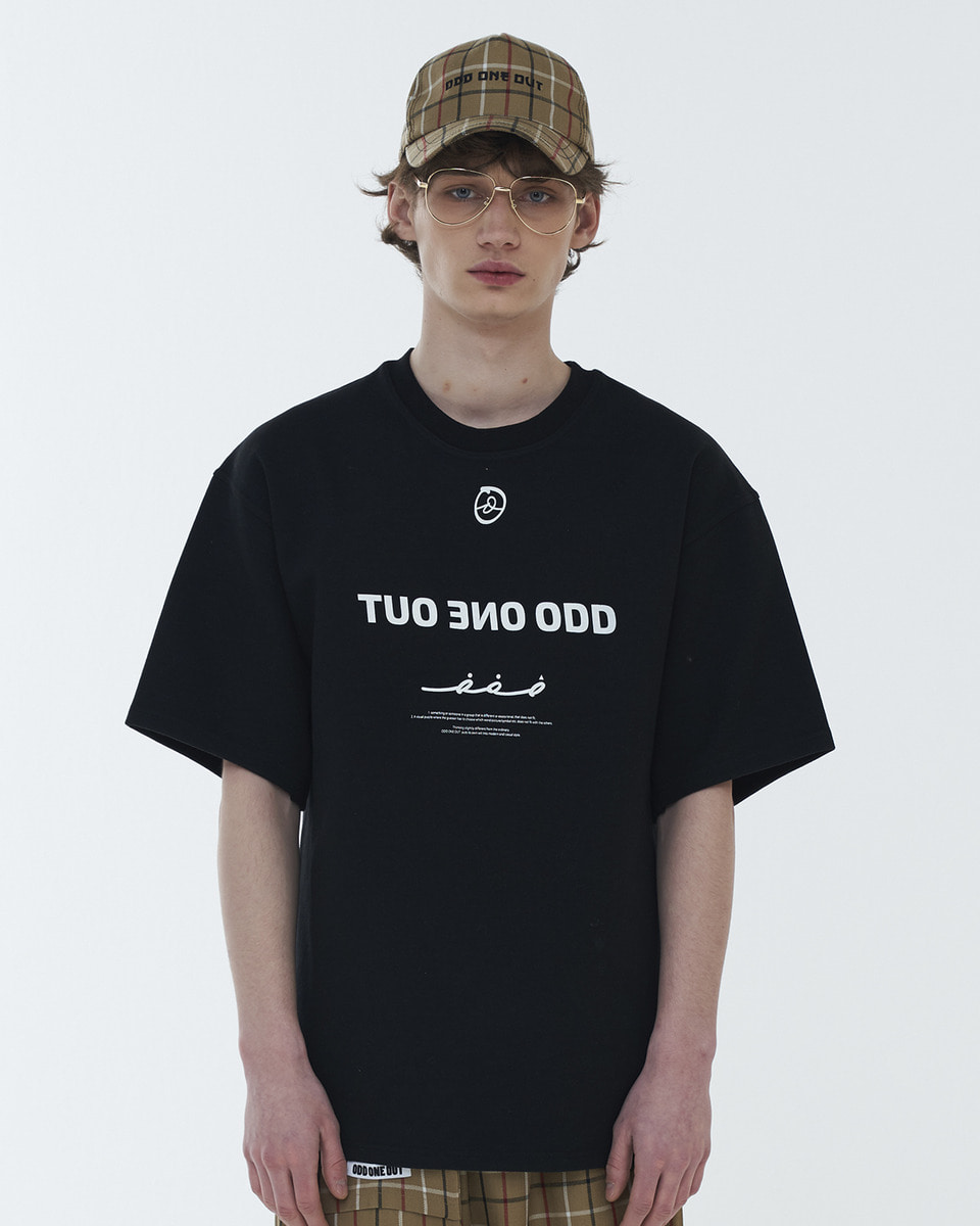 ODD ONE OUT 3 LOGO T-SHIRT