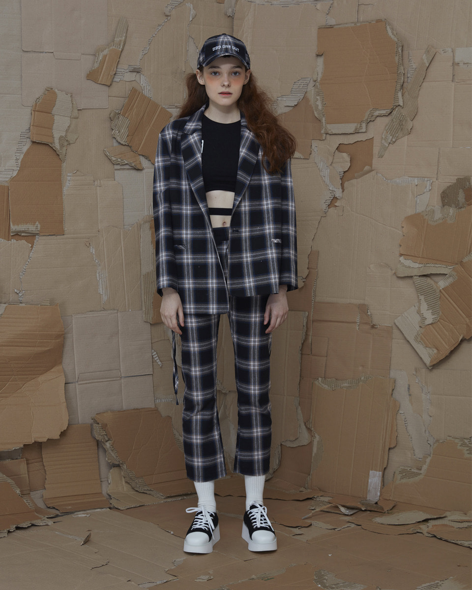 ODD ONE OUT CHECK JACKET_BLACK